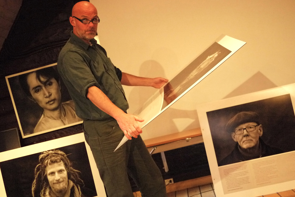 Tom Hatlestad under arbeidet med Tracing Freedom