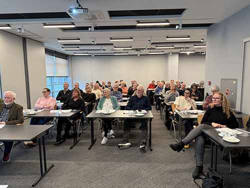 Helga Arntzen takker foran Stortinget